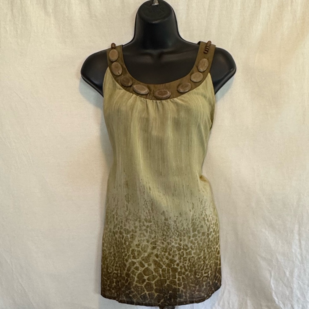 E-199 Piano Light Green Beaded Neckline Sleeveless Pullover Summer Blouse Size L